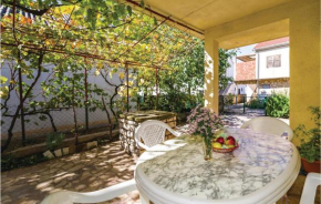 Lovely Apartment In Gornji Karin With Kitchen